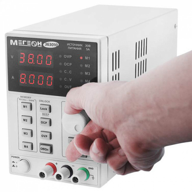 Одноканальный программируемый линейный источник питания МЕГЕОН 363010 Одноканальный программируемый линейный источник питания МЕГЕОН 363010