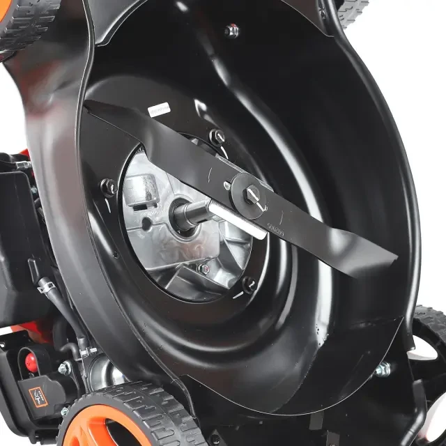 Бензиновая газонокосилка Patriot PT 400 Бензиновая газонокосилка Patriot PT 400